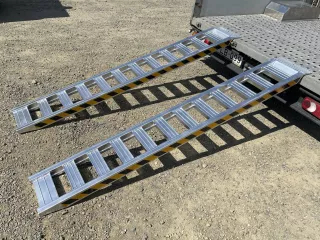 Force 110 alumínium rámpa pár, 1,5 tonnás, 250 x 35 x 8,2 cm (2)