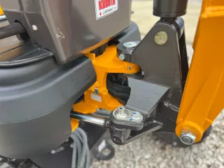 Force 313 midi árokásó / markológép (24)