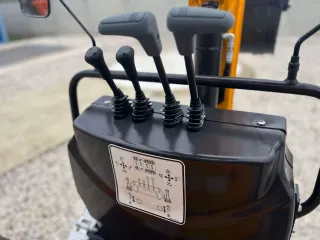 Force 313 midi árokásó / markológép (33)