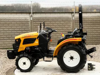 Force 324 kistraktor (5)