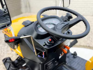 Force 324 kistraktor (8)