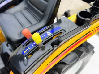 Force 324 kistraktor (19)