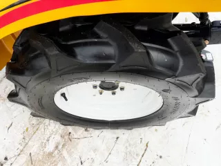 Force 324 kistraktor (25)