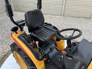 Force 325 Stage V kistraktor (9)