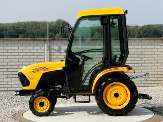 Force 325 Stage V kistraktor Cabin (5)