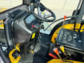 Force 325 Stage V kistraktor Cabin (8)