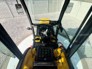 Force 325 Stage V kistraktor Cabin (10)