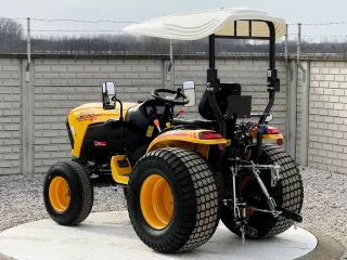 Force 325 Stage V kistraktor gyepkimélő abroncsozással (2)