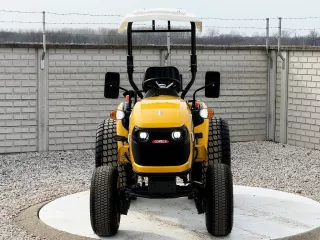 Force 325 Stage V kistraktor gyepkimélő abroncsozással (6)