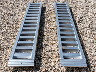 Force 326 alumínium rámpa pár, 3 tonnás, 300 x 35 x 10,6 cm (2)