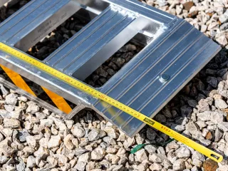 Force 326 alumínium rámpa pár, 3 tonnás, 300 x 35 x 10,6 cm (5)