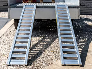 Force 326 alumínium rámpa pár, 3 tonnás, 300 x 35 x 10,6 cm (9)