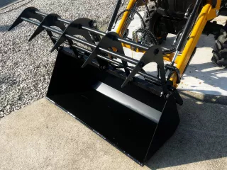 Force 430 homlokrakodó (13)