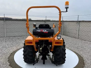 Force 435 kistraktor (3)