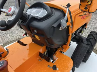 Force 435 kistraktor (13)