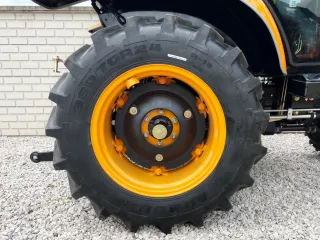 Force 450 A/C cabin, radial tyres (17)