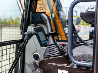 Force 470 árokásó / markoló (32)