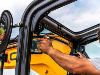 Force 470 árokásó / markoló (47)