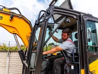 Force 470 árokásó / markoló (48)