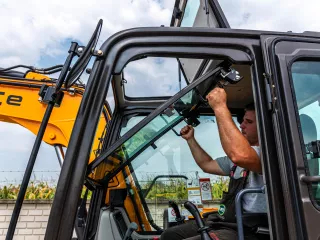 Force 470 árokásó / markoló (49)