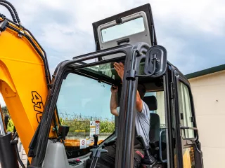 Force 470 árokásó / markoló (50)