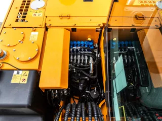 Force 470 árokásó / markoló (64)