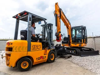 Force 470 árokásó / markoló (25)