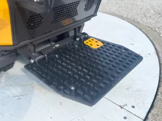 Force 83 dömper (magas ürítésű, önrakodó, Kubota dízelmotoros) (15)