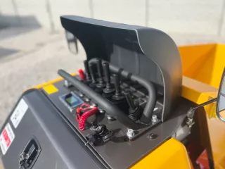 Force 83 dömper (magas ürítésű, önrakodó, Kubota dízelmotoros) (18)