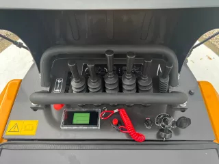 Force 83 dömper (magas ürítésű, önrakodó, Kubota dízelmotoros) (21)