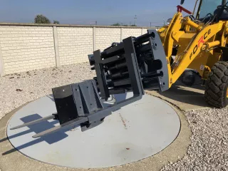 Force 915 raklapvilla, 360 fokban forgatható, villamozgatóval (3)