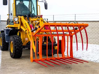 Force 915 trágya és bálavilla (2)