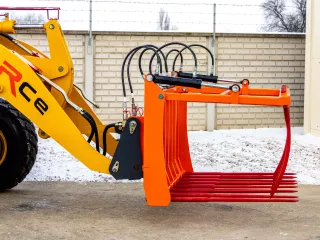 Force 915 trágya és bálavilla (4)