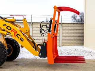 Force 915 trágya és bálavilla (5)