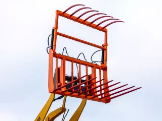 Force 915 trágya és bálavilla (7)