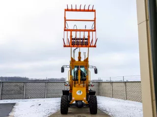 Force 915 trágya és bálavilla (9)