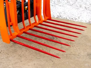 Force 915 trágya és bálavilla (11)