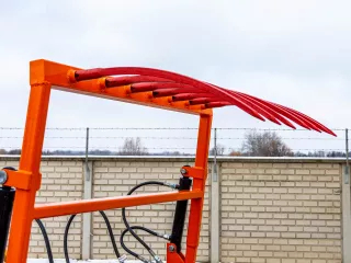 Force 915 trágya és bálavilla (12)