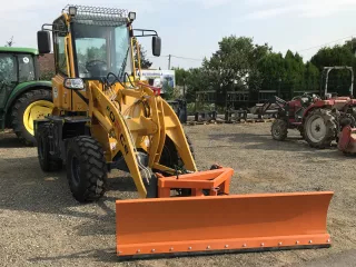 Tolólap 200cm-es, rakodógéphez, homlokrakodóhoz, hidraulikus elforgatással, Komondor STLRH-200/Force 915 (7)